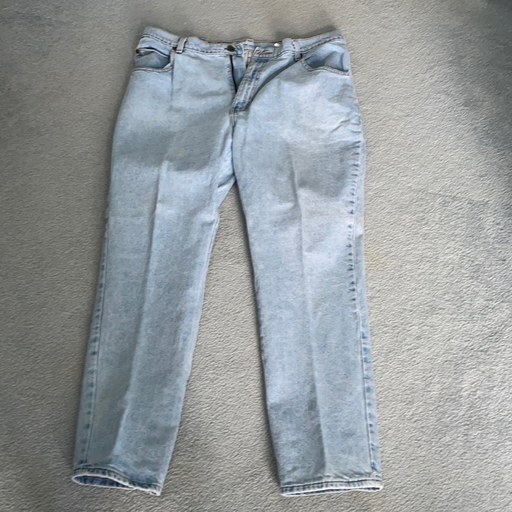 Men’s size 40/30 light wash straight leg jeans